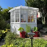 La Maison Rouge منزل للإقامة