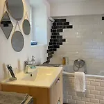 La Maison Rouge * تروفيي سور مير