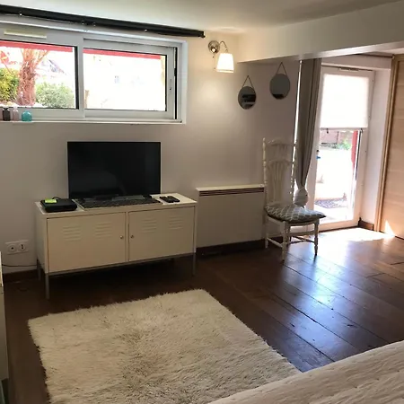 La Maison Rouge منزل للإقامة تروفيي سور مير