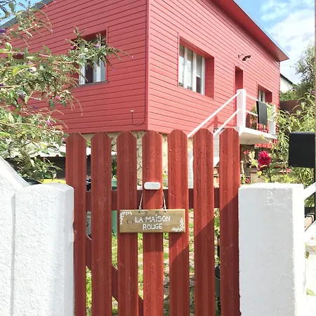 Проживание в семье La Maison Rouge Трувиль-сюр-Мер
