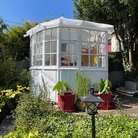 La Maison Rouge منزل للإقامة
