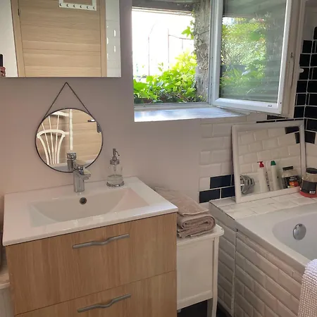 La Maison Rouge * تروفيي سور مير