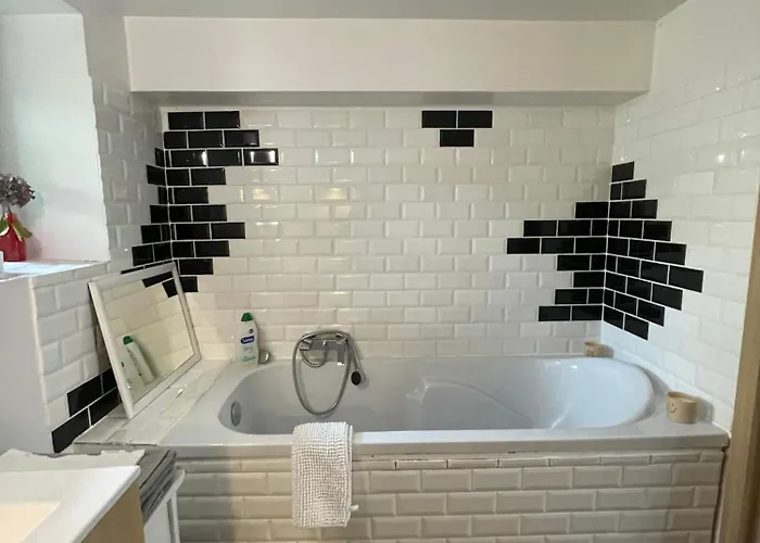 Séjour chez l'habitant La Maison Rouge *